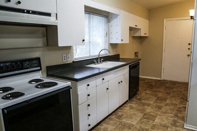 Building Photo - 2819 Bent Bow Dr