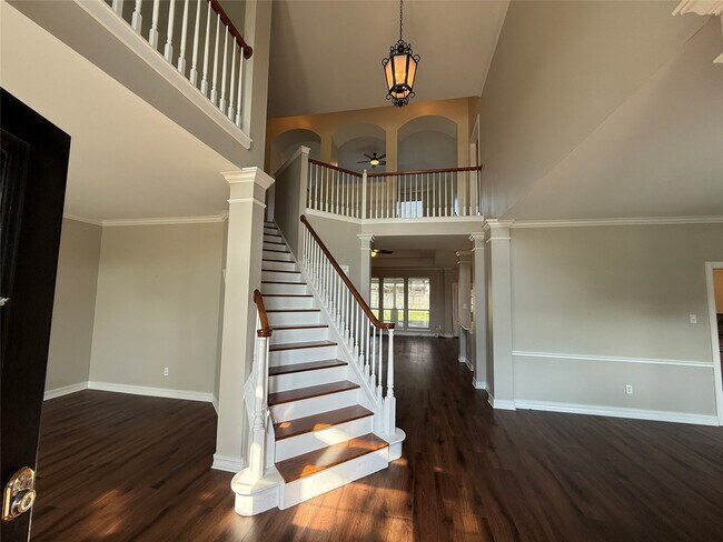 Building Photo - 2906 Castlerock Ct