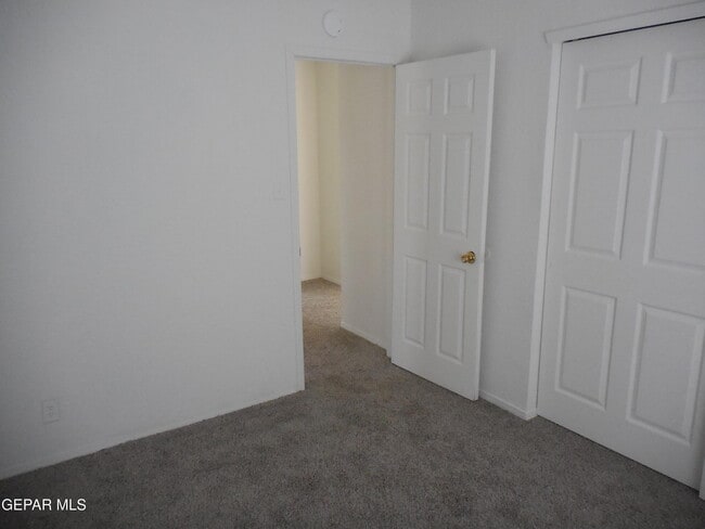 Building Photo - 5804 River Hollow Ct