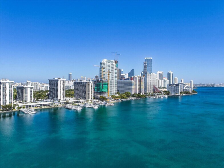 Building Photo - 1915 Brickell Ave