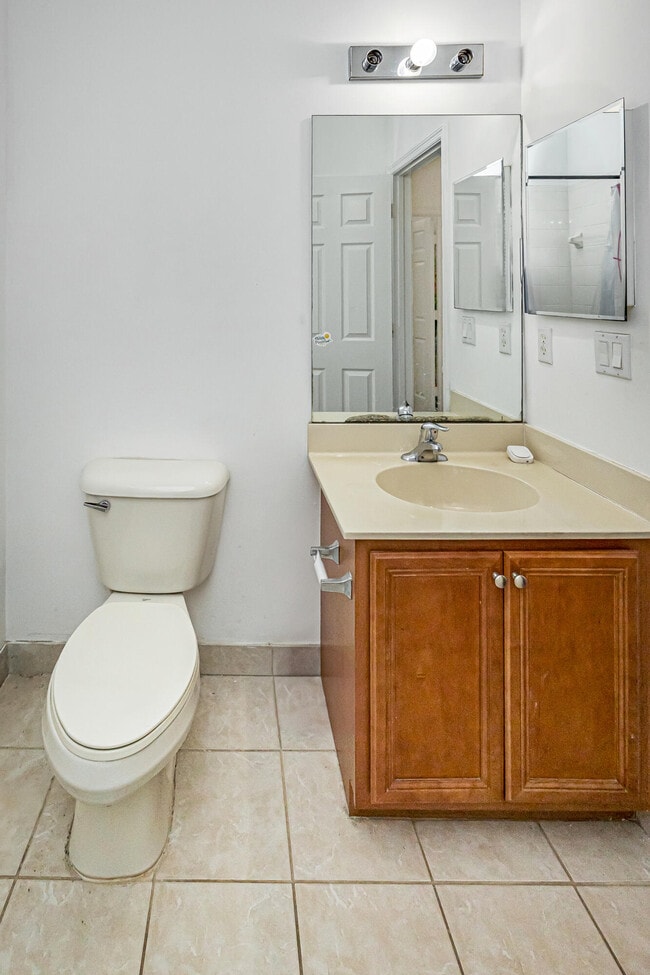 Building Photo - 3021 Grandiflora Dr