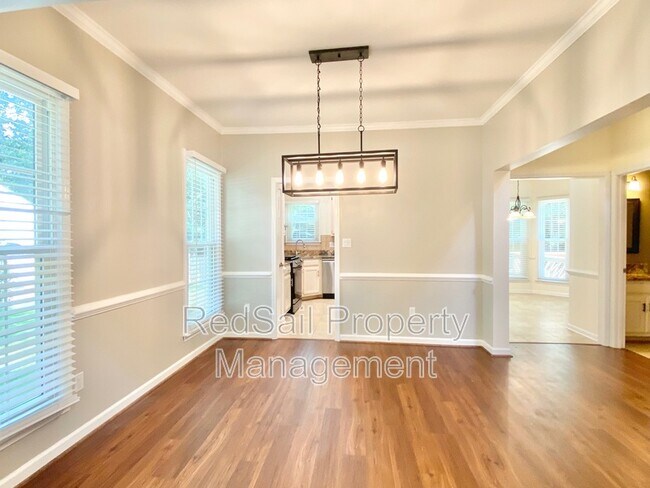 Building Photo - 3013 E Tiverton