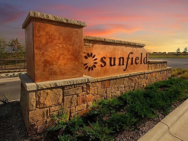 Building Photo - 597 Rubber Tree Wy