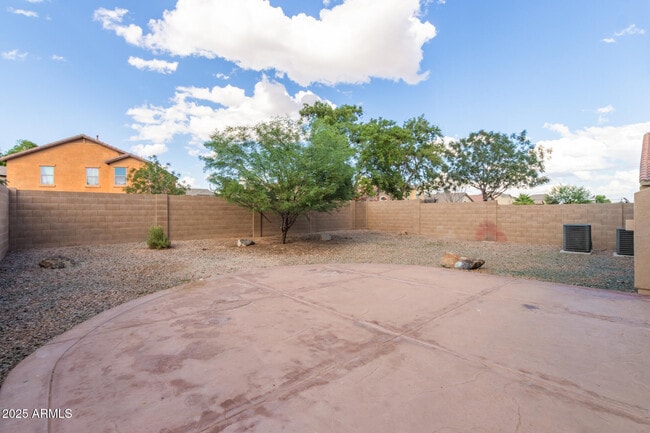 Building Photo - 40882 W Robbins Dr