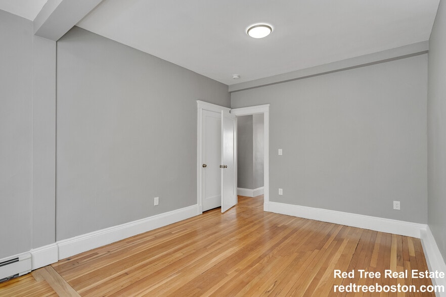 Building Photo - 142 Sutherland Rd