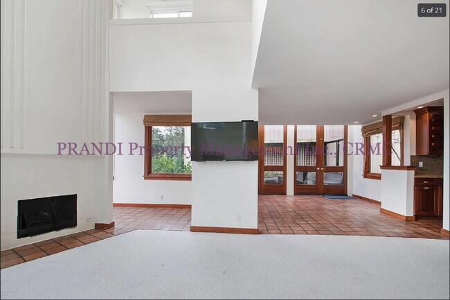 Building Photo - COMING SOON! Upgraded Townhouse with Spect...