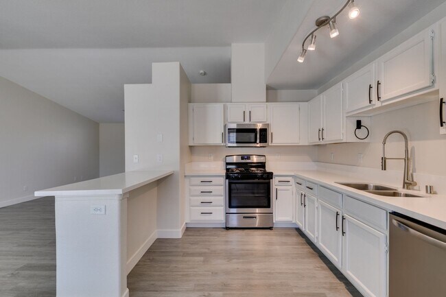 Building Photo - Charming Single-Story 3 bed Home with RV P...