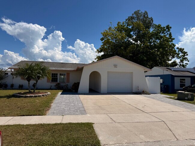 Building Photo - 2702 Ochatilla Rd