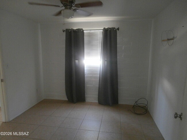 Building Photo - 478 S Paseo Cerro