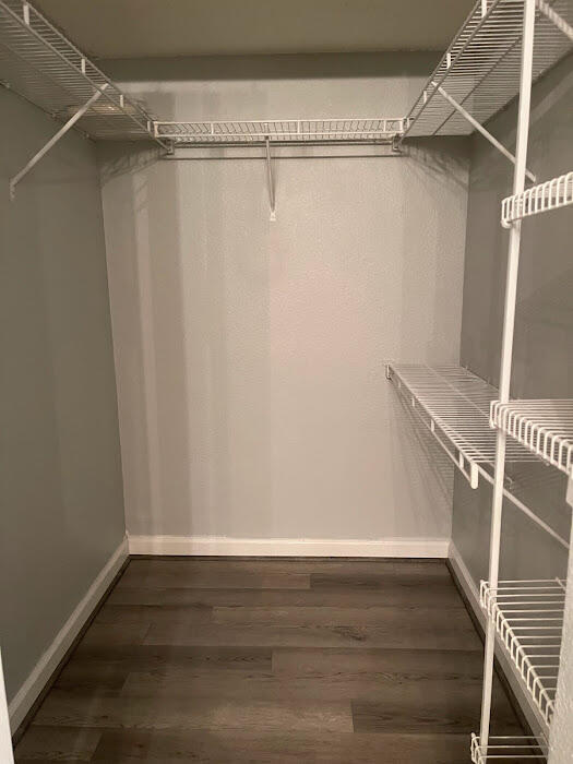 Building Photo - 211 SW Palm Dr