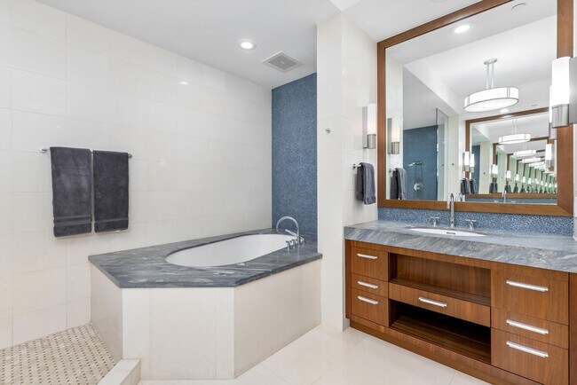 Building Photo - 1000 S Ocean Blvd