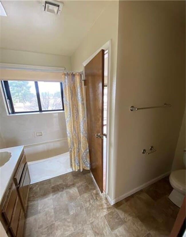Building Photo - Calvada Valley U7 - Bourbon St, Unit G-2