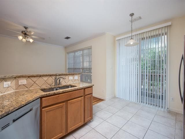 Building Photo - 7840 Fox Horn Dr