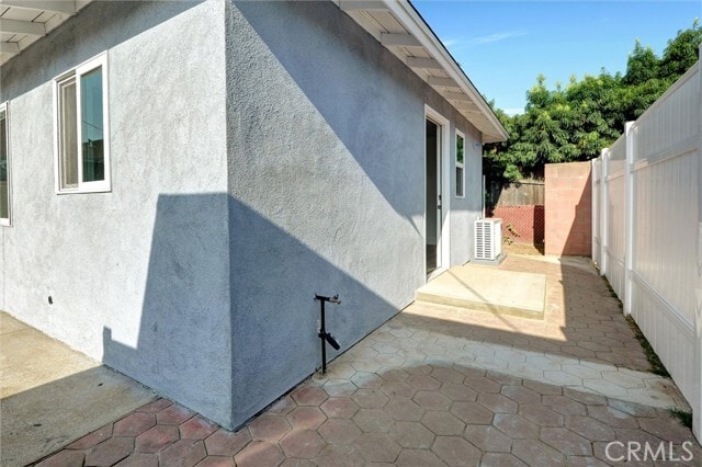 Building Photo - 1111 N Holmar Ave