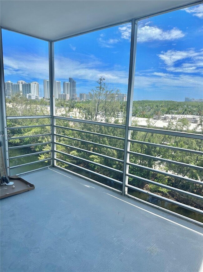 Building Photo - 3660 NE 166th St