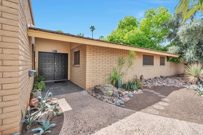 Building Photo - TEMPE GOLF COURSE HOME in SHALIMAR NEIGHBO...