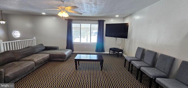 Building Photo - 2645 Valley Ave