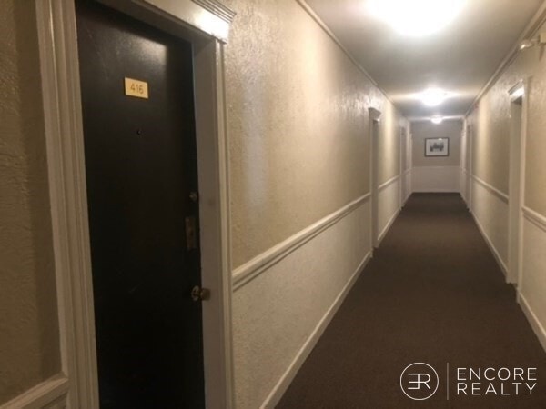 Building Photo - 66 Queensberry St