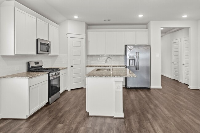 Building Photo - 30290 Kingston Heath Dr