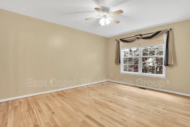 Building Photo - 184 Larkspur Ln