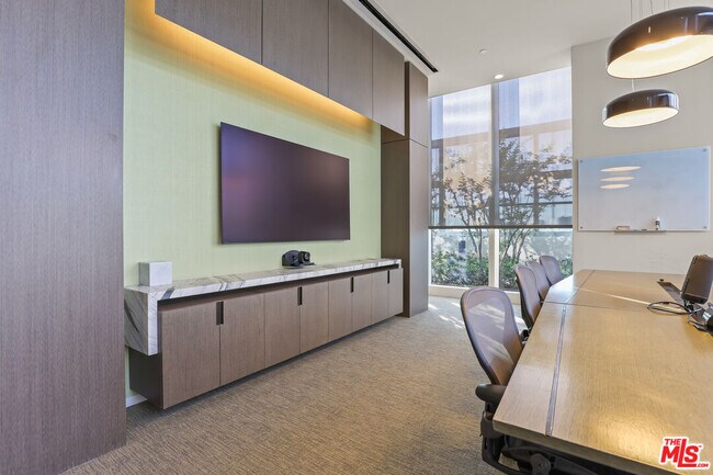 Building Photo - 889 Francisco St