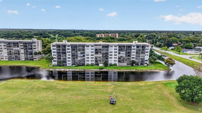 Building Photo - 3100 W Rolling Hills Cir