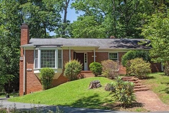 Building Photo - $1,000 Off 1st Month's Rent - Pet-Friendly Near Shops at Stonefield