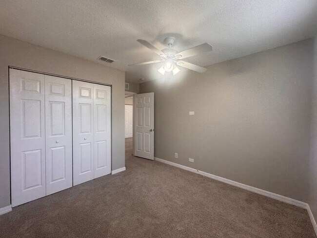 Building Photo - Now Available ! 3BR/2.5BA | Townhome | 1-Car Garage Parking | Community Pool!