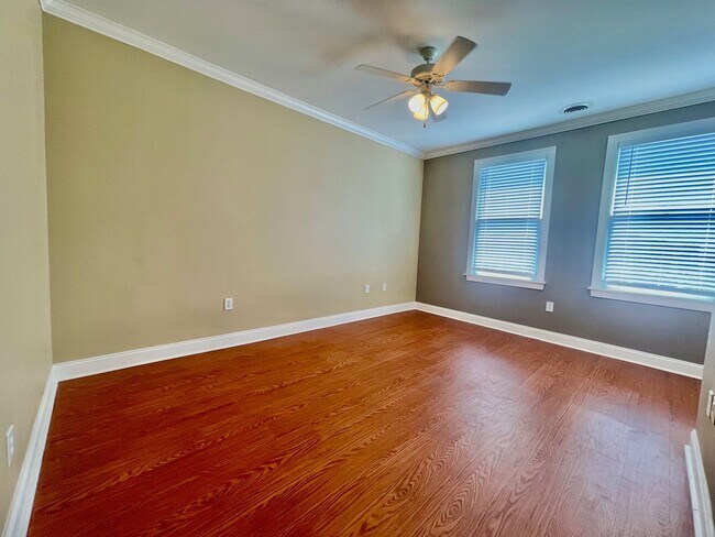 Building Photo - 3 Bedroom 2.5 Bath in the Vista