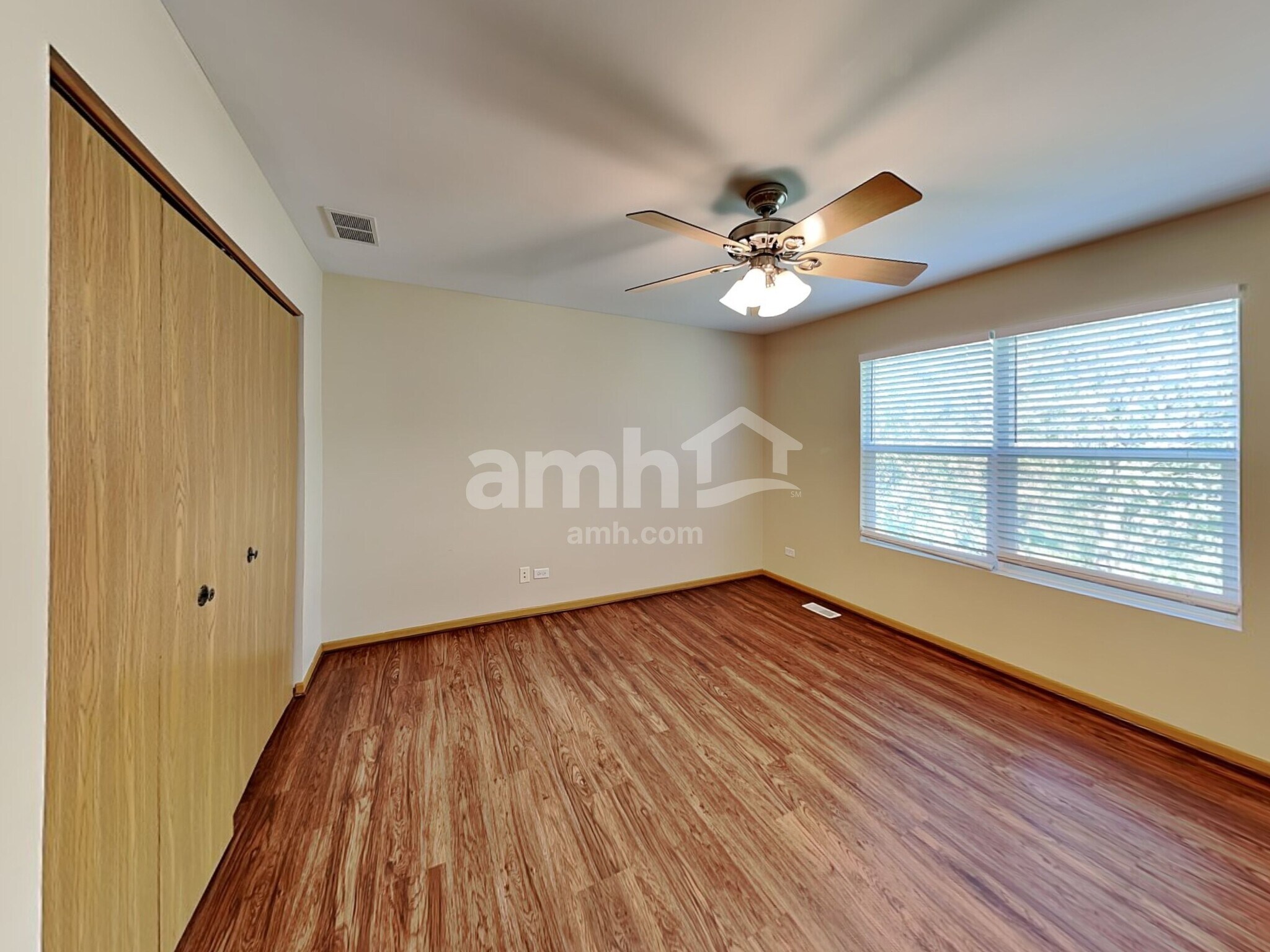 Building Photo - 329 Verbena Ln