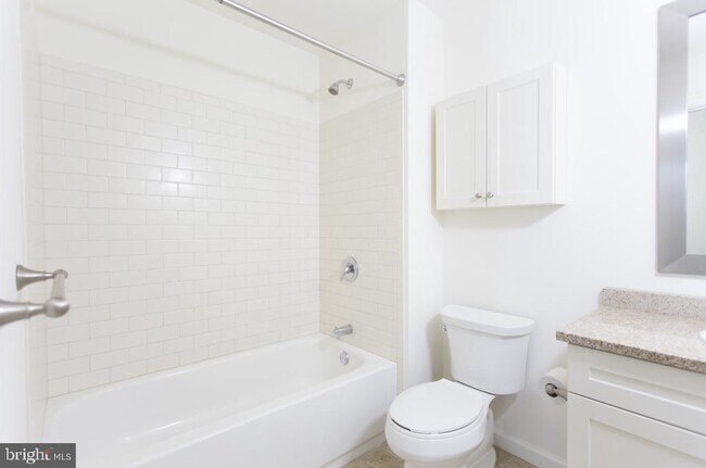 Building Photo - 312 Walnut St