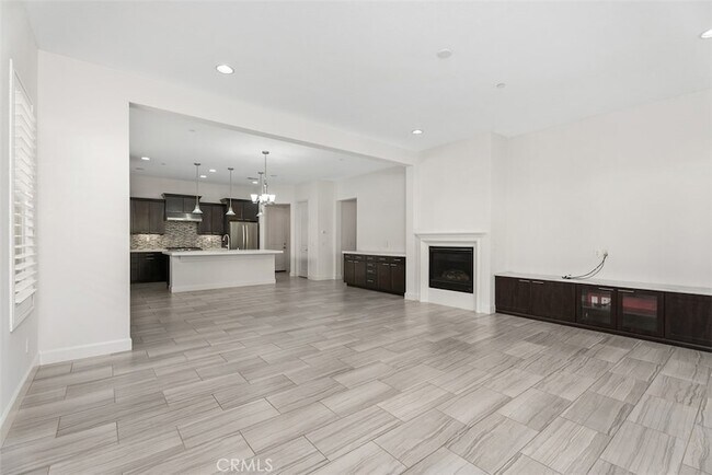 Building Photo - 154 Pavilion Park