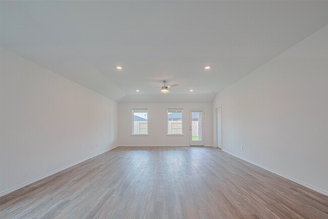 Building Photo - 27306 Sunterra Village Dr