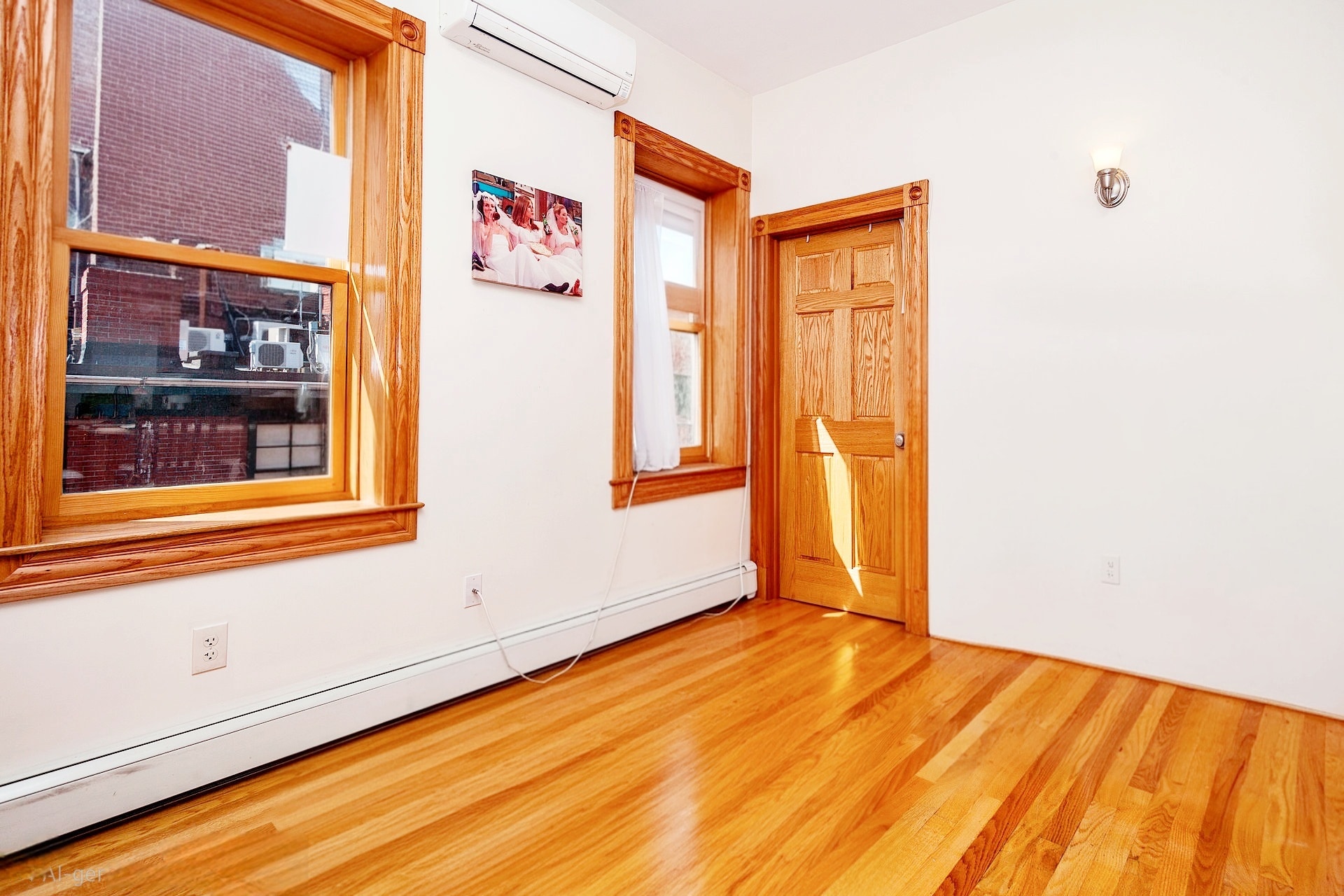 Building Photo - 102 Myrtle St