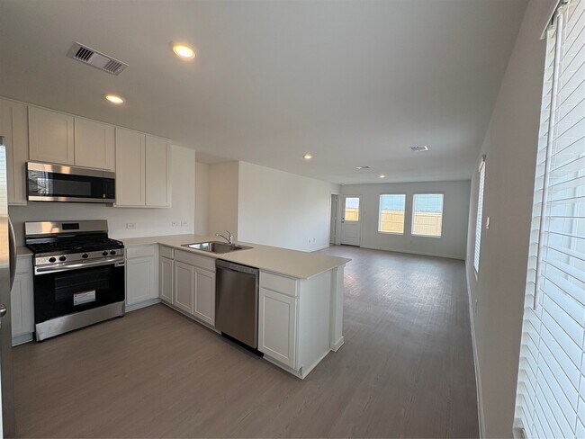 Building Photo - 5727 Little Redwing Dr