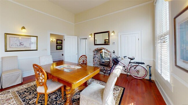 Building Photo - 648 Clayton St