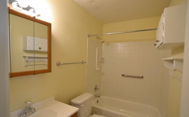 Building Photo - 3 Bedroom Home in Raleigh