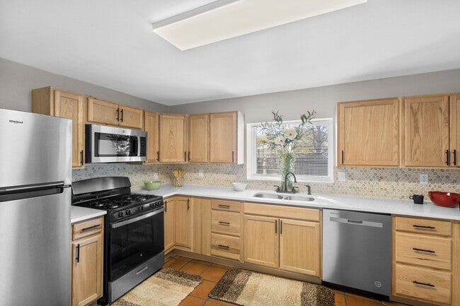 Building Photo - 17 Jose I Garcia Rd