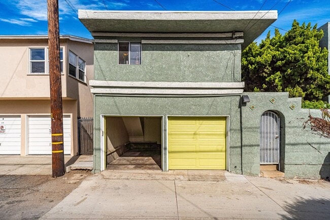 Building Photo - 35-35 Kennebec Ave