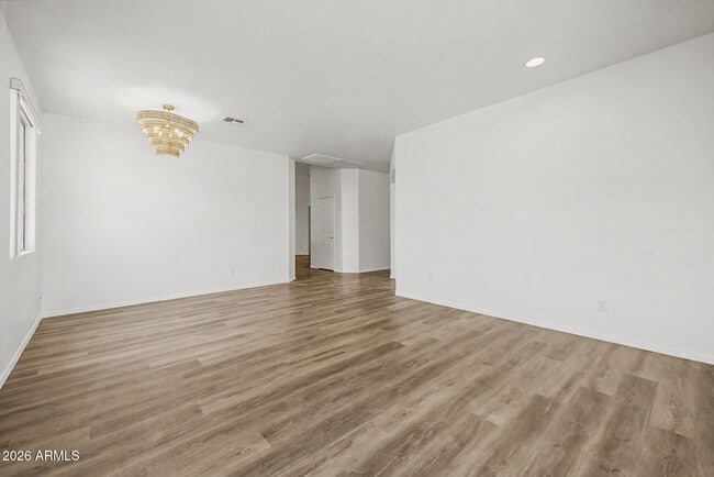 Building Photo - 4255 E Cherry Hills Dr