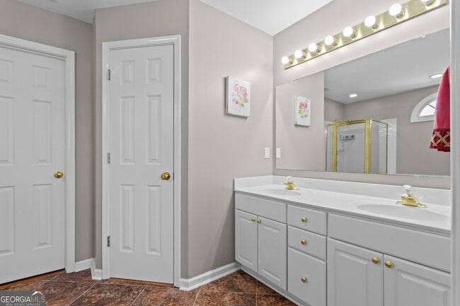 Building Photo - 304 Fairbrook Cir