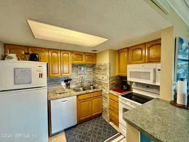 Building Photo - 2700 Ocean Shore Blvd