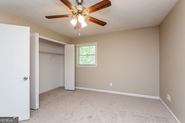 Building Photo - 1420 Denfield Ct