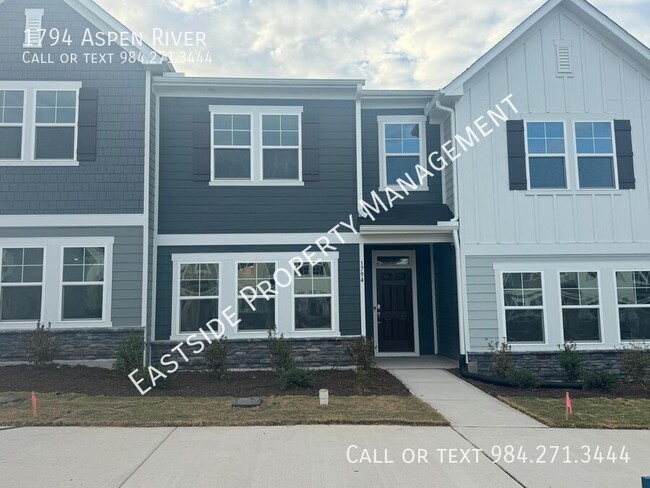 Primary Photo - New Two-story Townhome! Tons of amenities!...