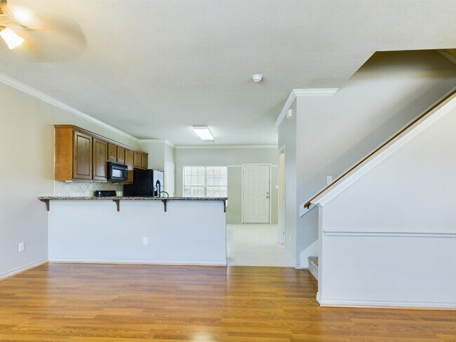 Building Photo - 422 Forest Dr Loop
