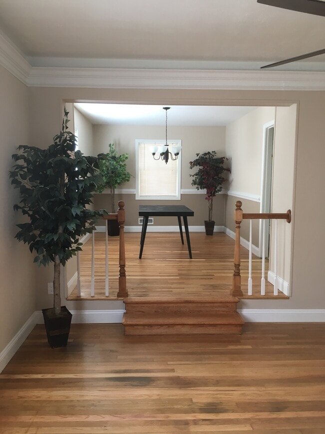 Building Photo - $1795 / 3br - 1600ft2 - Recently Renovated Single Family Home   ** BALTIMORE COUNTY **