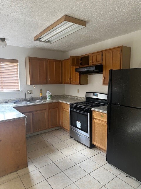Building Photo - 8611 Green Cedar Dr