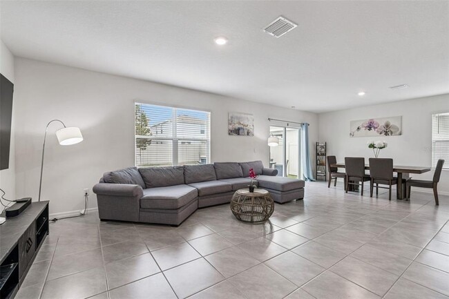 Building Photo - 5667 Chorleywood Ln