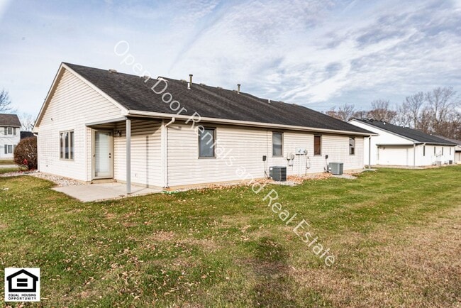 Building Photo - 1510/1512 Fieldstone Dr.