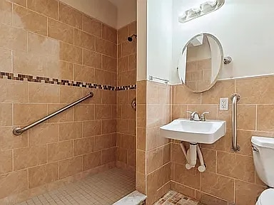 Building Photo - 1723 Master St